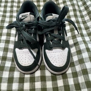 Nike Dunk Kids Green and White Sneakers
